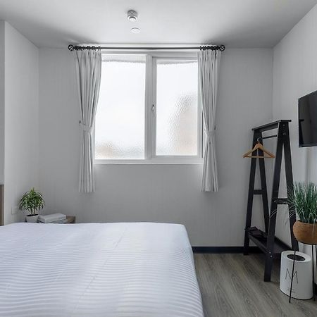 Hotel Brown - Zhongzheng Tainan Eksteriør billede