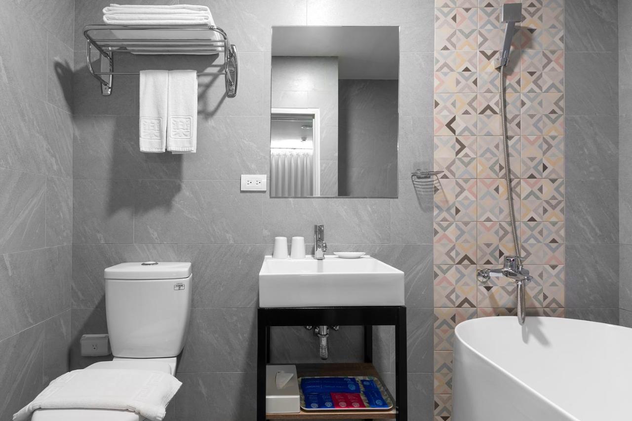 Hotel Brown - Zhongzheng Tainan Eksteriør billede