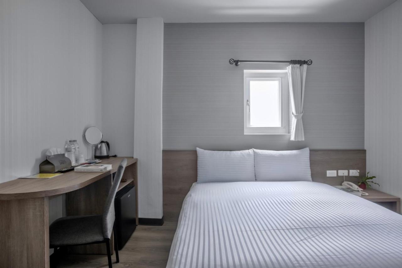 Hotel Brown - Zhongzheng Tainan Eksteriør billede