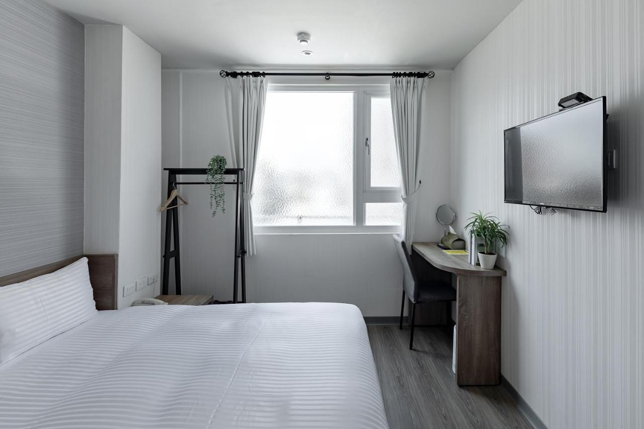 Hotel Brown - Zhongzheng Tainan Eksteriør billede