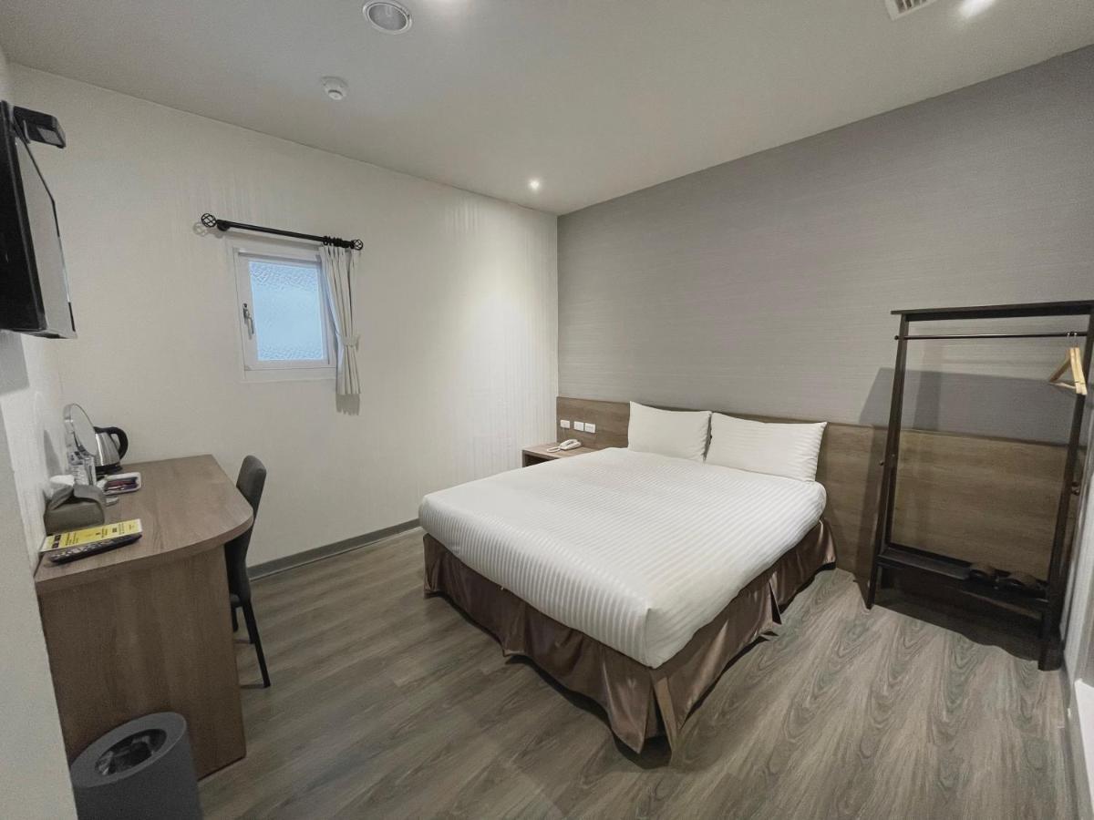 Hotel Brown - Zhongzheng Tainan Eksteriør billede