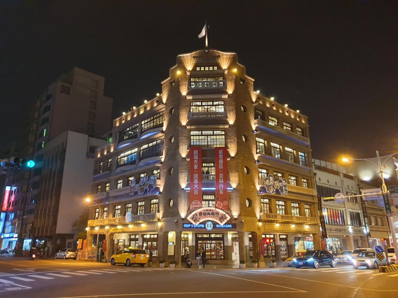 Hotel Brown - Zhongzheng Tainan Eksteriør billede